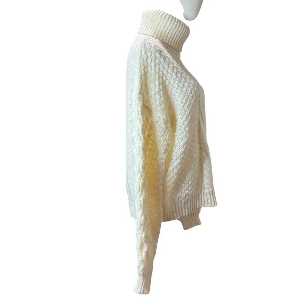 Woven Heart Cream Chunky Knit Turtleneck Sweater M NWT | Cable Sleeve Pullover